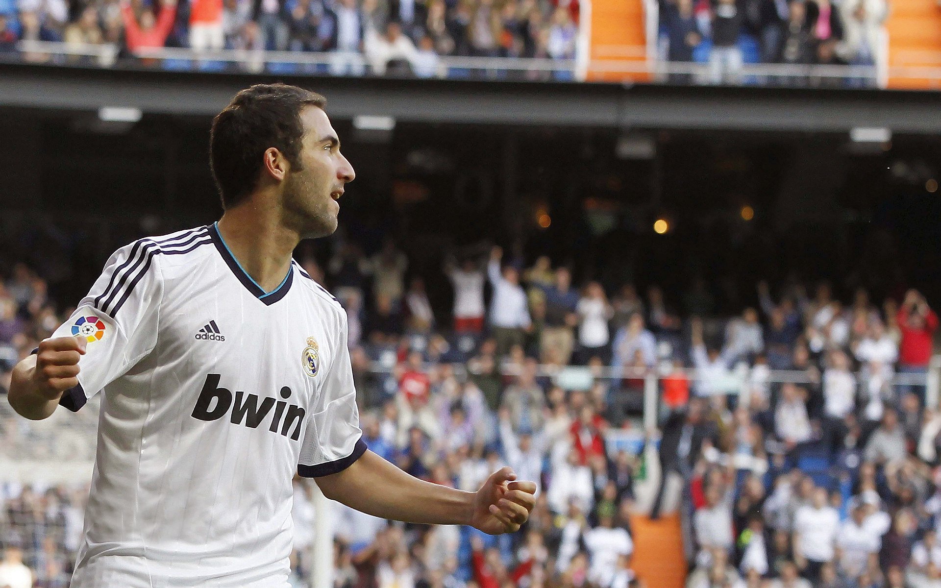 “马丁·高尔西的防守技巧精湛,阿根廷美洲狮队的未来支柱”